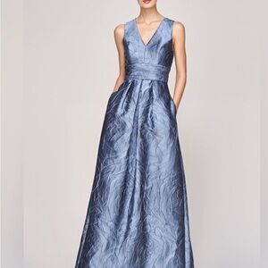 Kay Unger Elegant Metallic Blue Maxi Dress